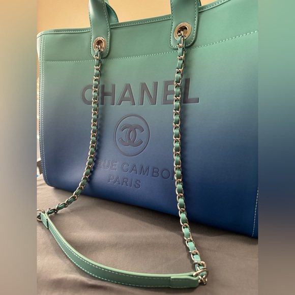 BRAND NEW CHANEL BAG - Picture 4 of 6
